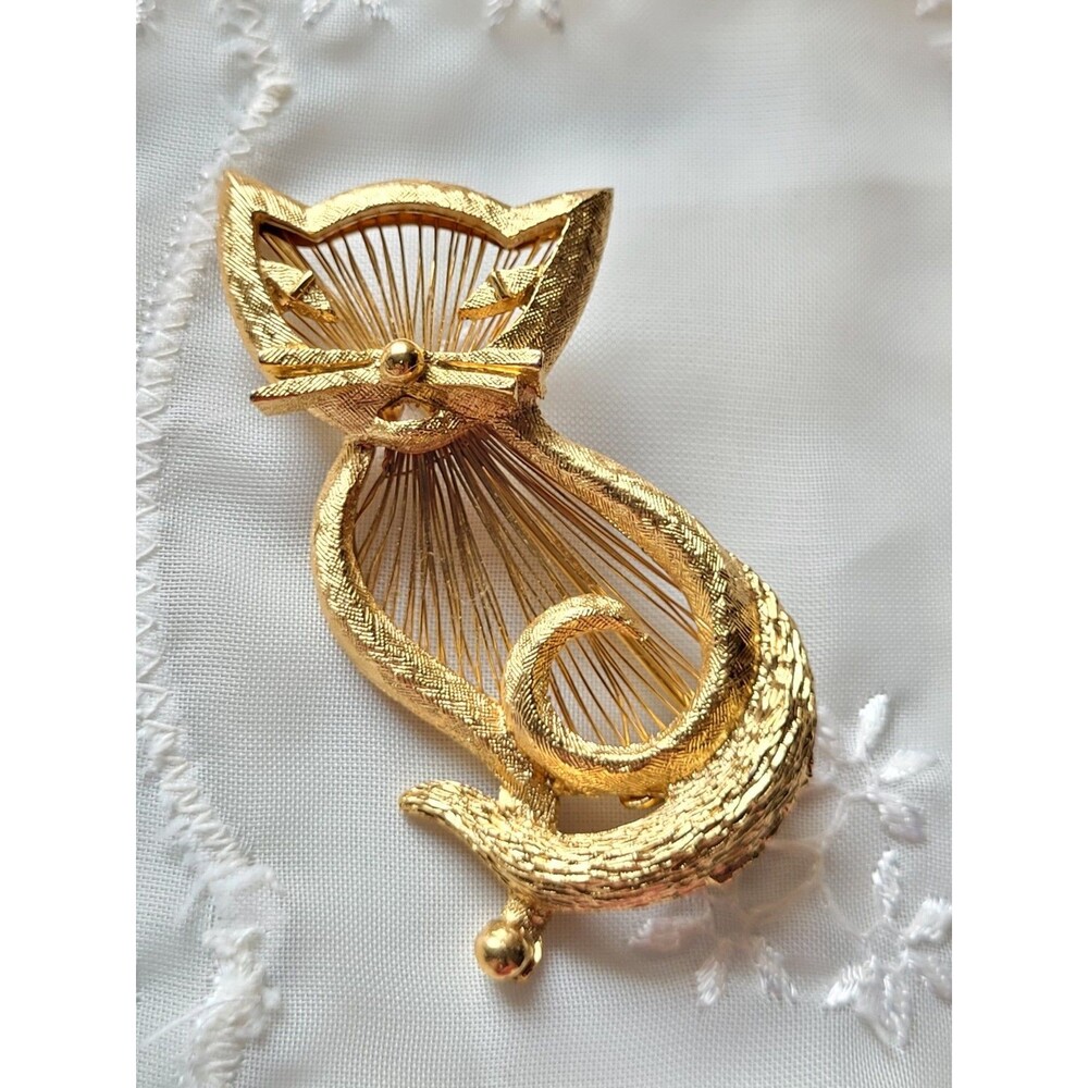 Monet Textured Gold Tone Cat Brooch MCM Style Kitten Signed